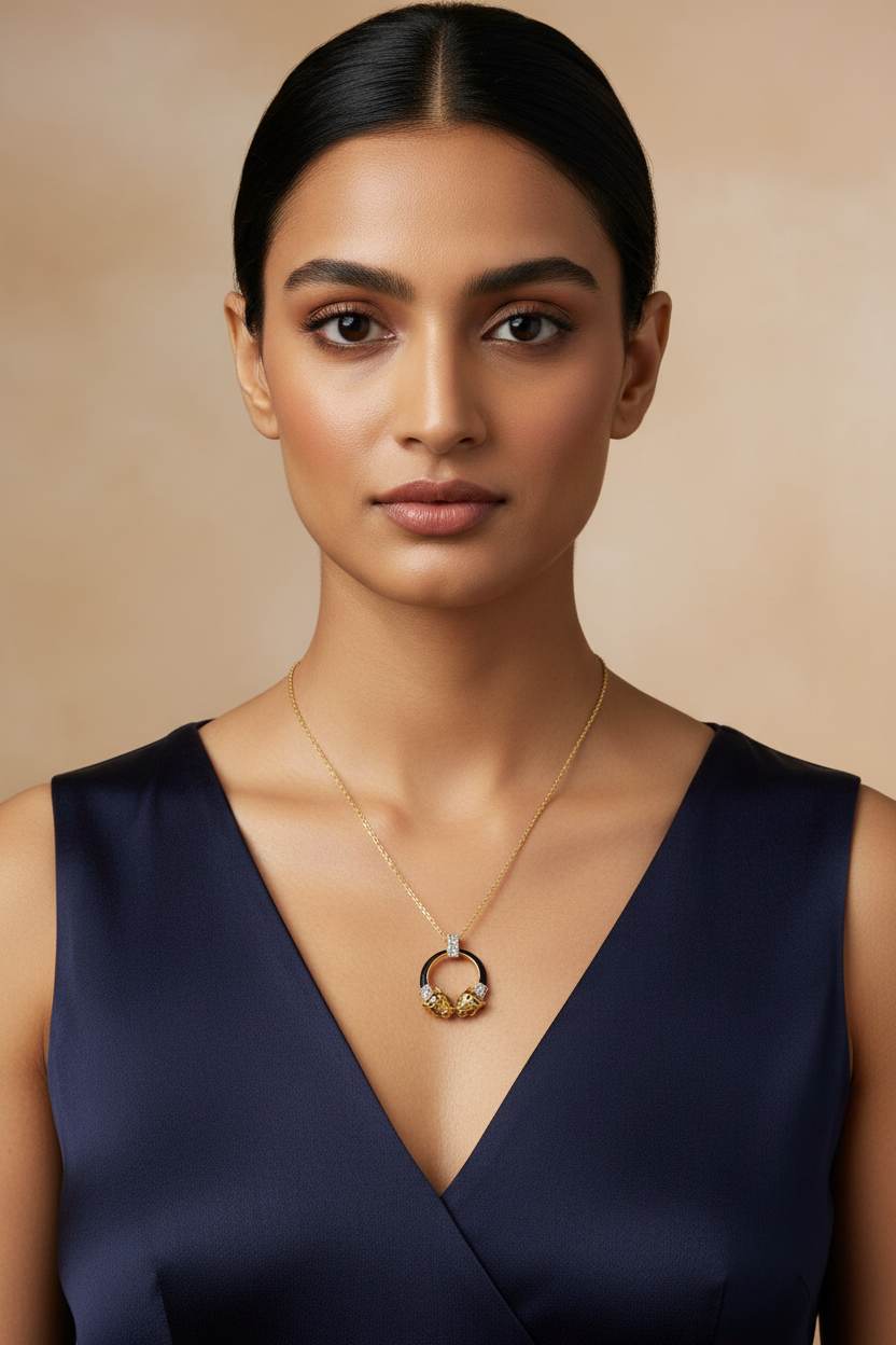 Twin Panther Circle Pendant Necklace – Gold Finish
